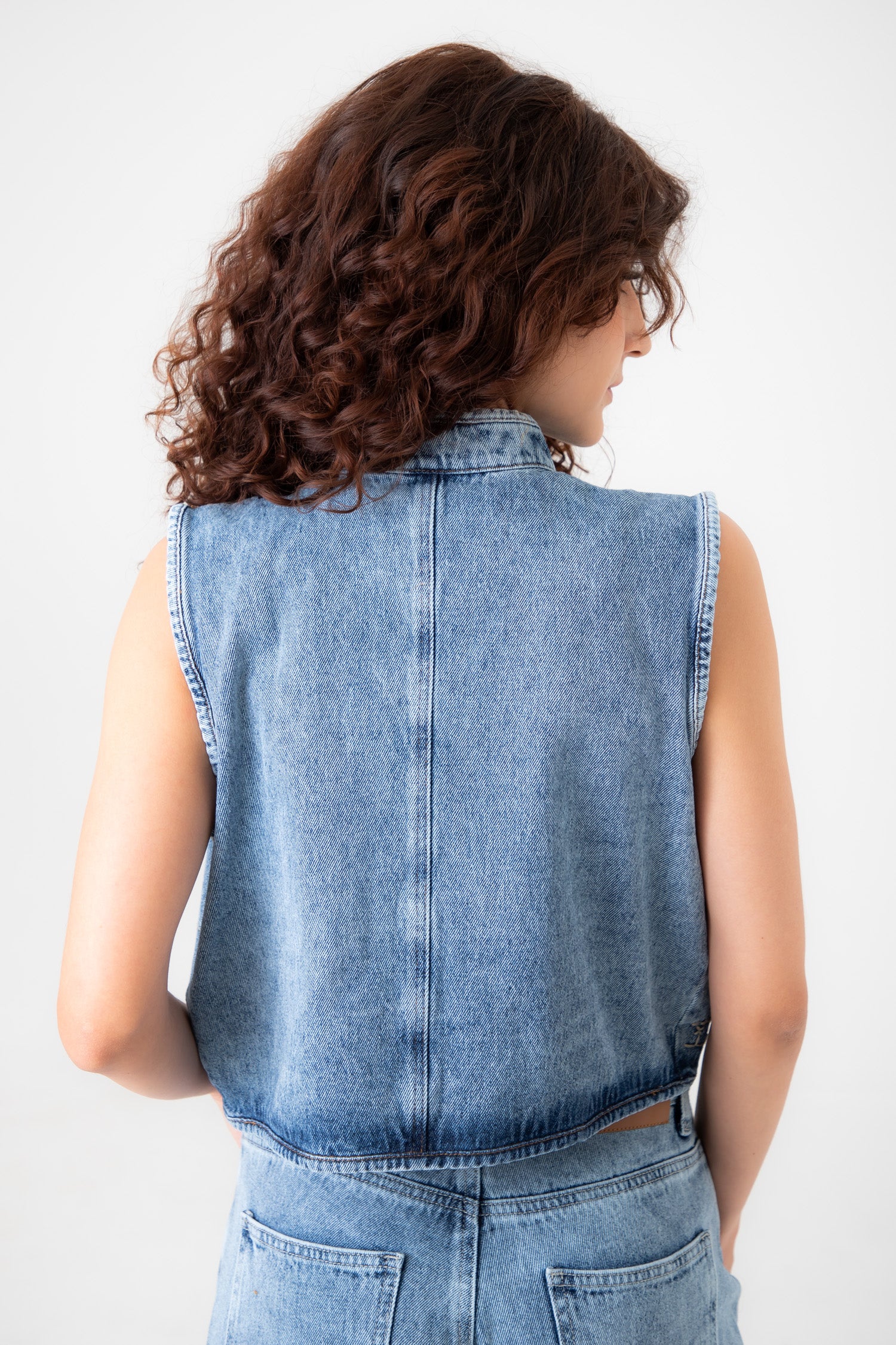Chaleco Denim Bordado DANK
