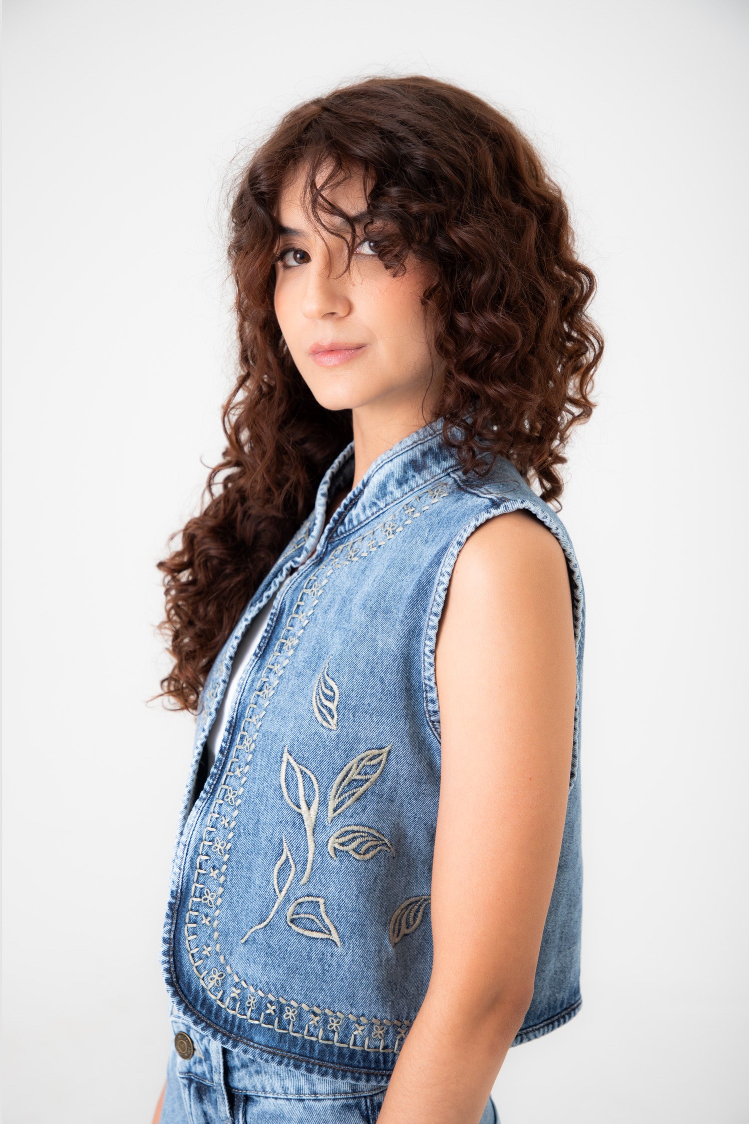 Chaleco Denim Bordado DANK